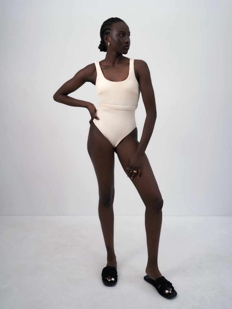 THE ESSENCE ONE-PIECE